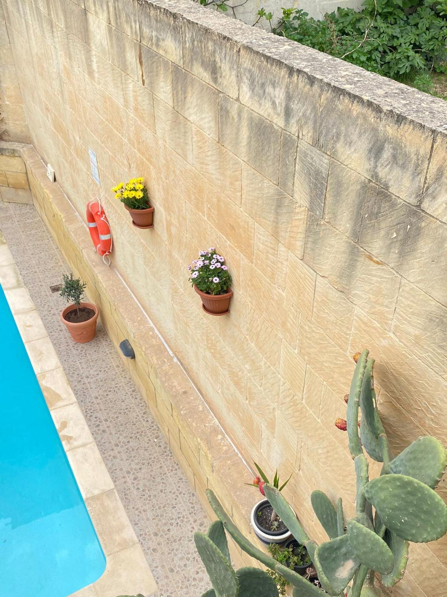 A La Maison B&B Xagħra エクステリア 写真
