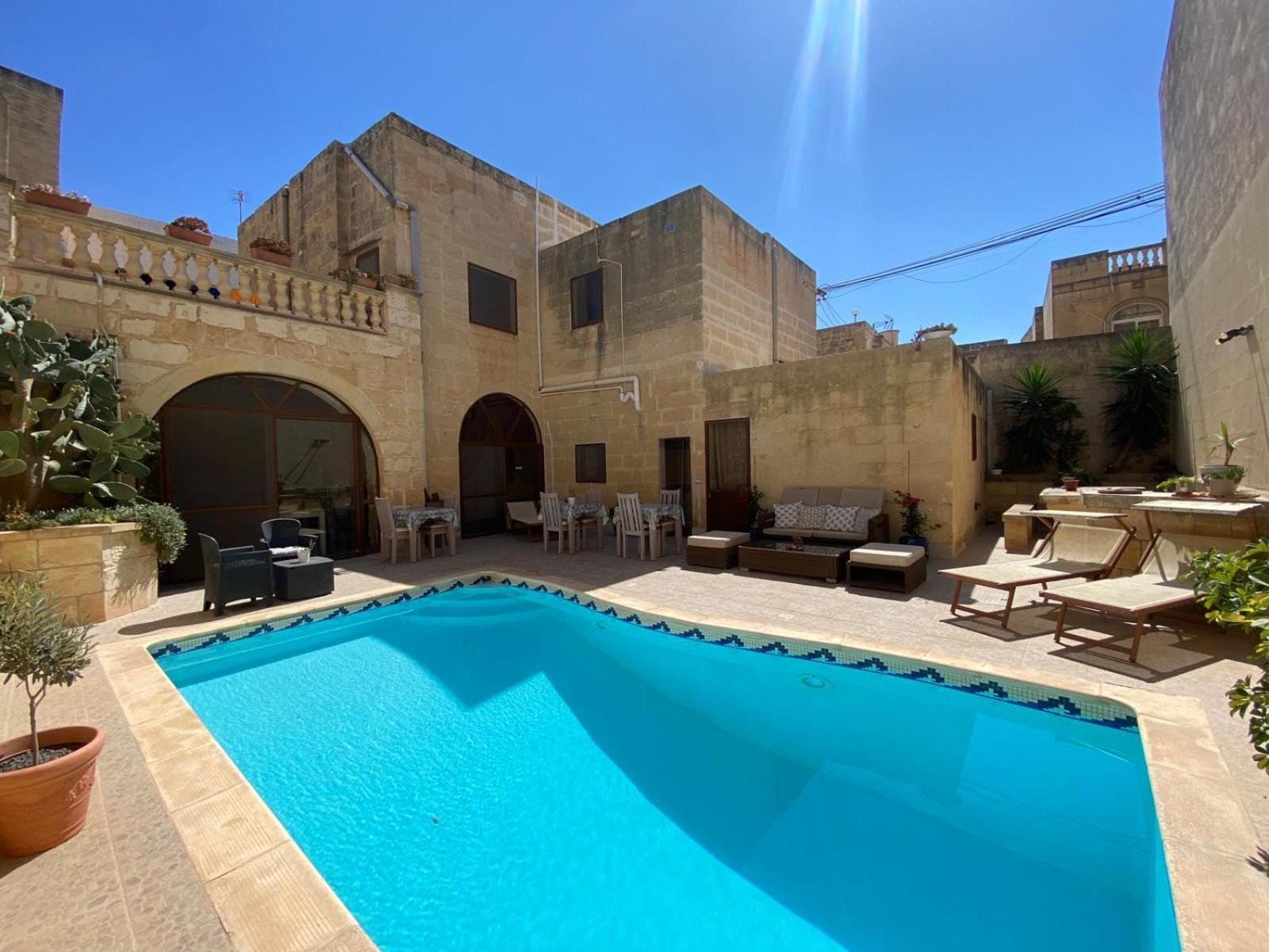 A La Maison B&B Xagħra エクステリア 写真