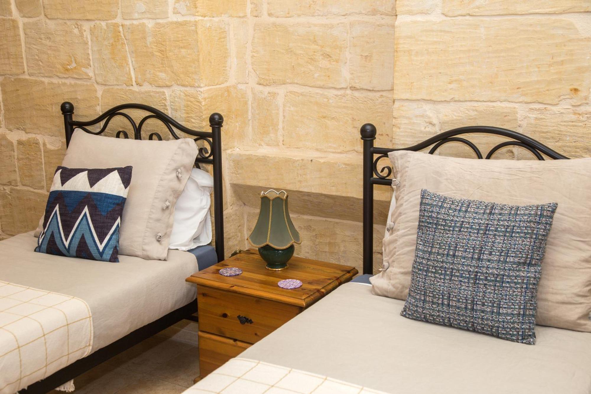 A La Maison B&B Xagħra エクステリア 写真