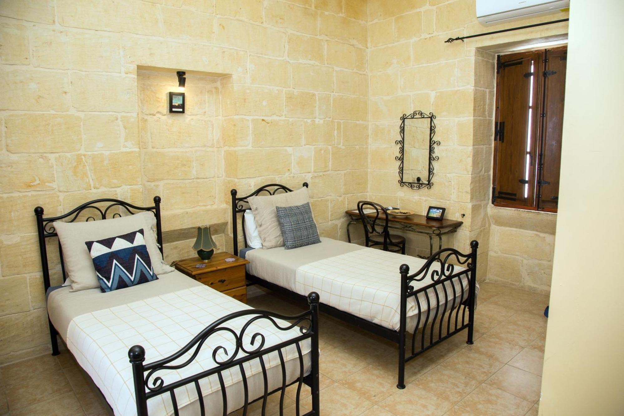 A La Maison B&B Xagħra エクステリア 写真