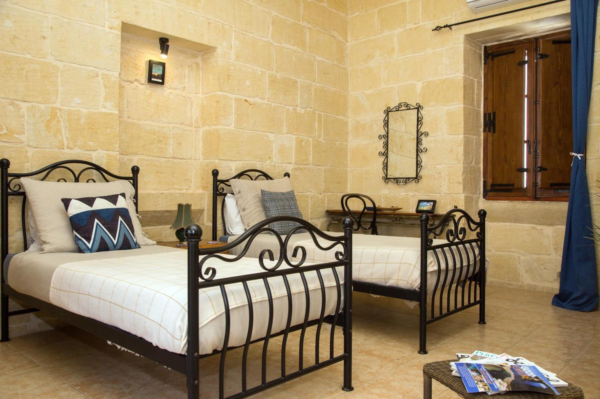 A La Maison B&B Xagħra エクステリア 写真