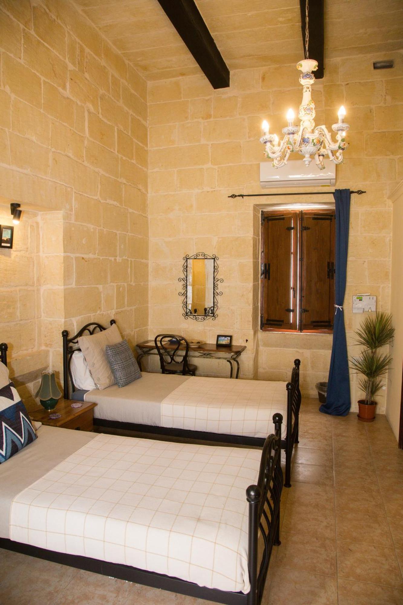 A La Maison B&B Xagħra エクステリア 写真