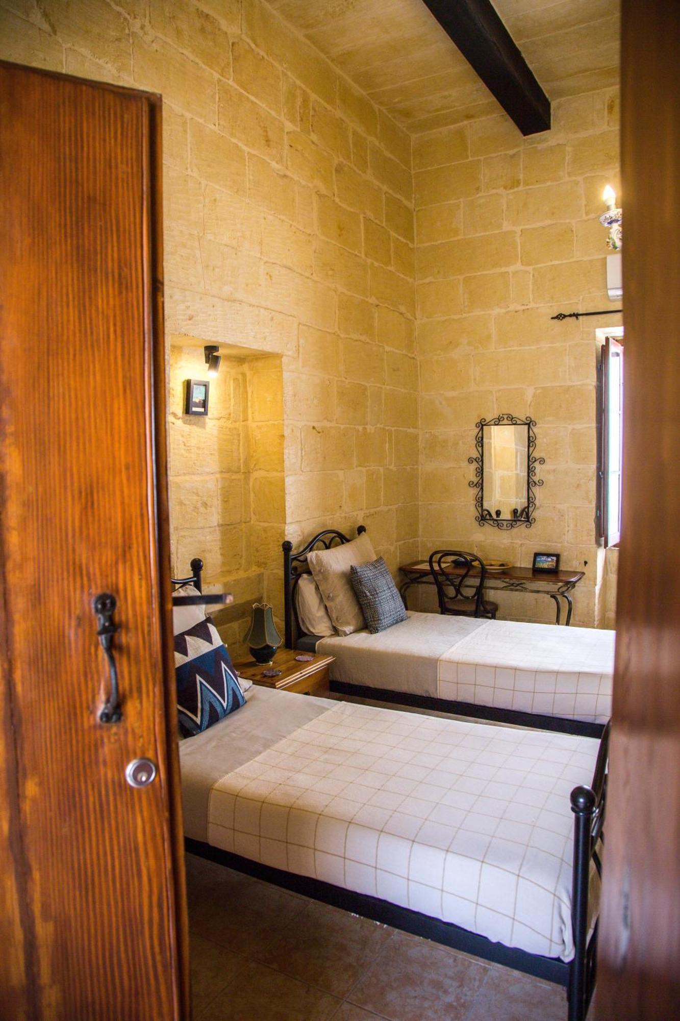 A La Maison B&B Xagħra エクステリア 写真